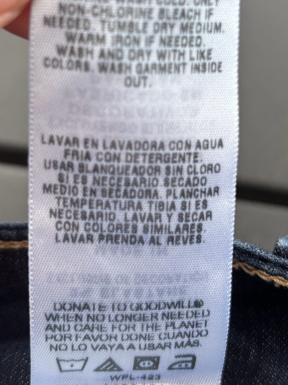 Women’s size 10 denizen from Levi’s denim shorts; excellent like new condition. - Picture 5 of 5